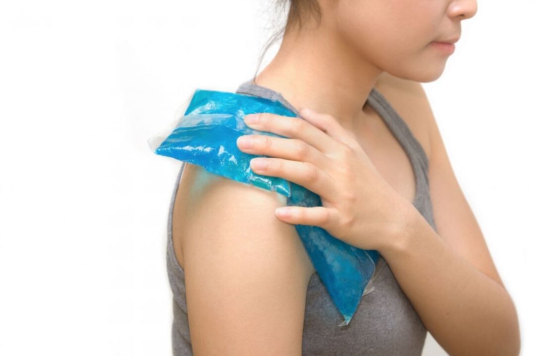 Compress for the shoulder with osteoarthritis to eliminate pain