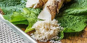 Grated horseradish root for a healing pack